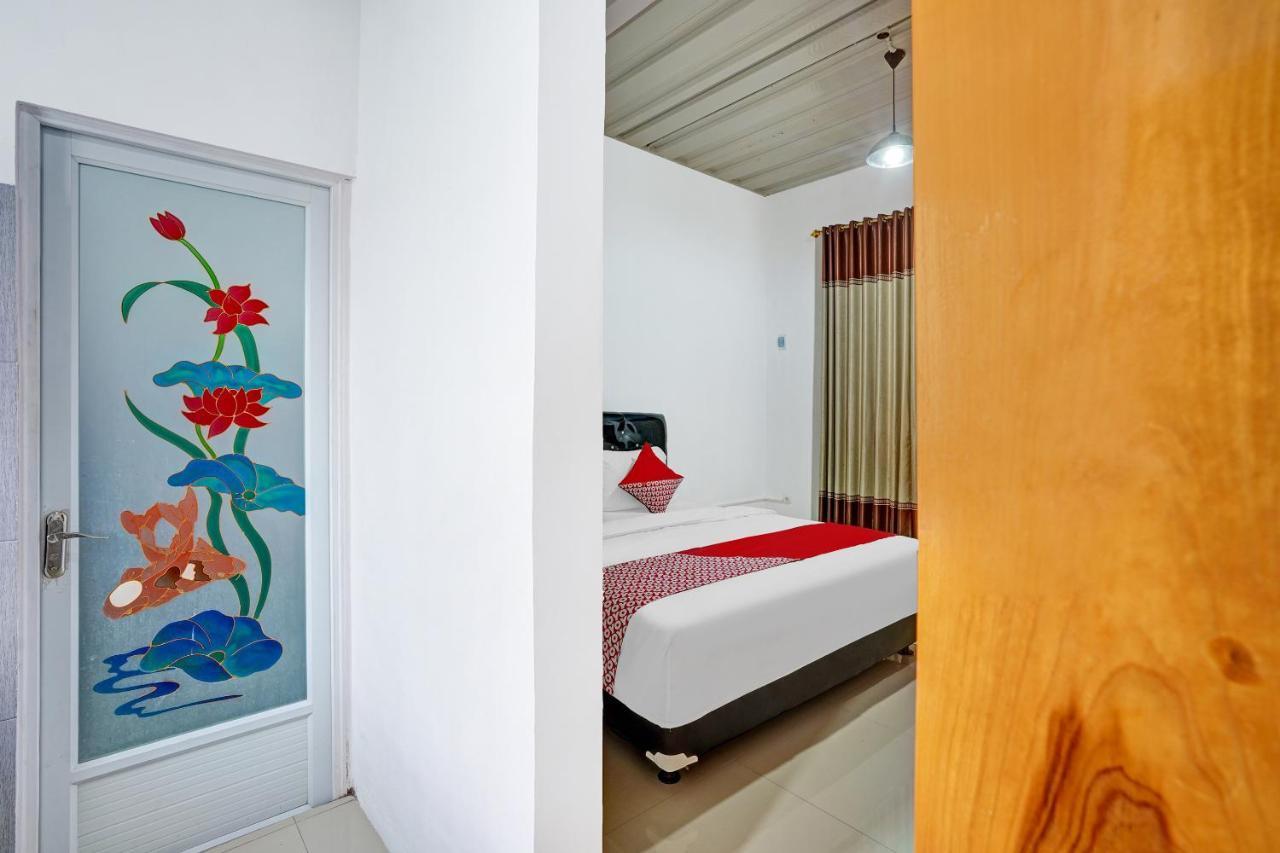 Oyo Life 90678 Omah Kulo Guest House Nganjuk Εξωτερικό φωτογραφία